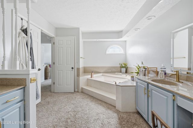 3617 Sundance Dr, New Albany, IN 47150