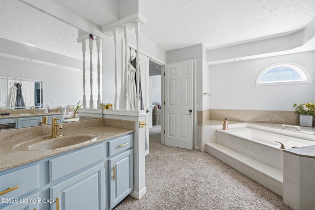 3617 Sundance Dr, New Albany, IN 47150