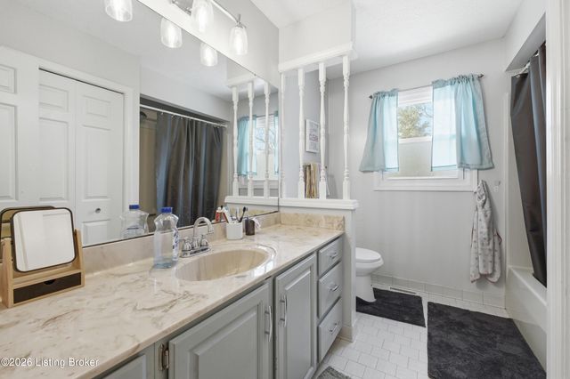 3617 Sundance Dr, New Albany, IN 47150