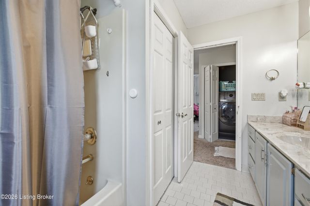 3617 Sundance Dr, New Albany, IN 47150