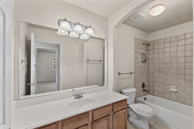 1032 Bending Oak Drive, Cedar Hill, TX 75104