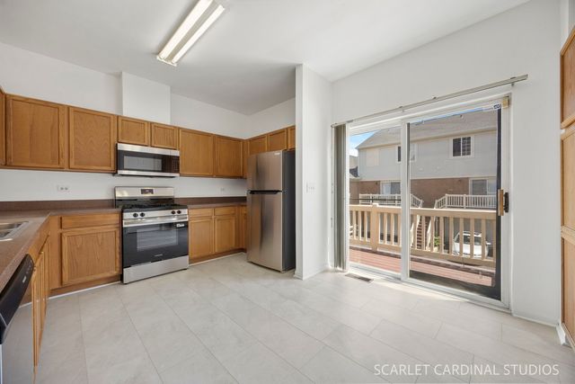 2125 W Concord Lane 2125, Addison, IL 60101