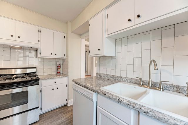 4915 Edward Avenue, Downers Grove, IL 60515