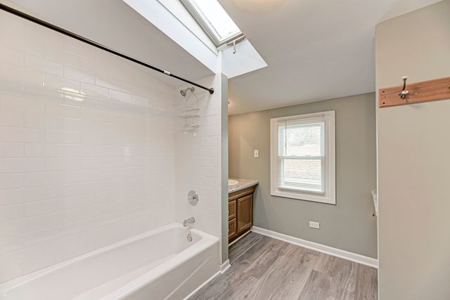4915 Edward Avenue, Downers Grove, IL 60515