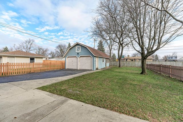 4915 Edward Avenue, Downers Grove, IL 60515