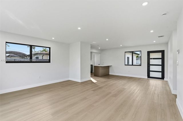 9660 Dominican Dr, Cutler Bay, FL 33189