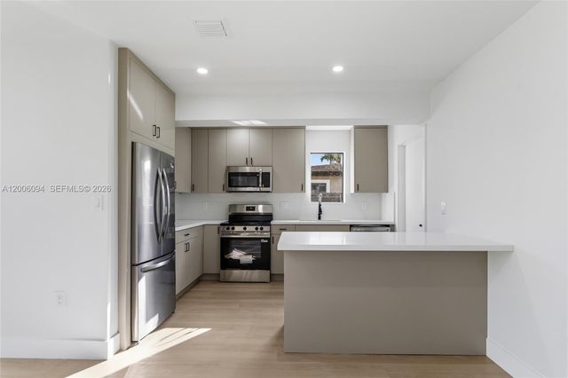 9660 Dominican Dr, Cutler Bay, FL 33189