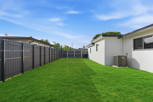 9660 Dominican Dr, Cutler Bay, FL 33189