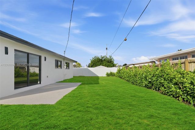 9660 Dominican Dr, Cutler Bay, FL 33189