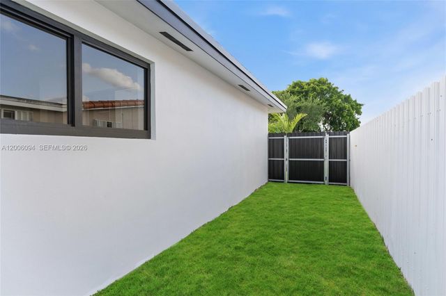 9660 Dominican Dr, Cutler Bay, FL 33189