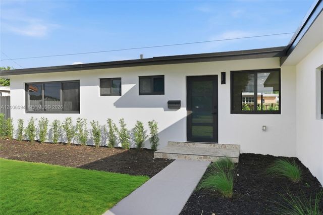 9660 Dominican Dr, Cutler Bay, FL 33189