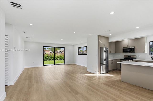 9660 Dominican Dr, Cutler Bay, FL 33189