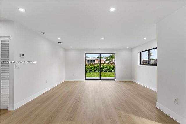 9660 Dominican Dr, Cutler Bay, FL 33189