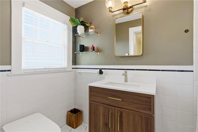 301 E 68 Terrace, Kansas City, MO 64113