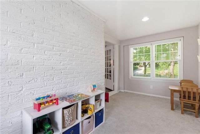 301 E 68 Terrace, Kansas City, MO 64113