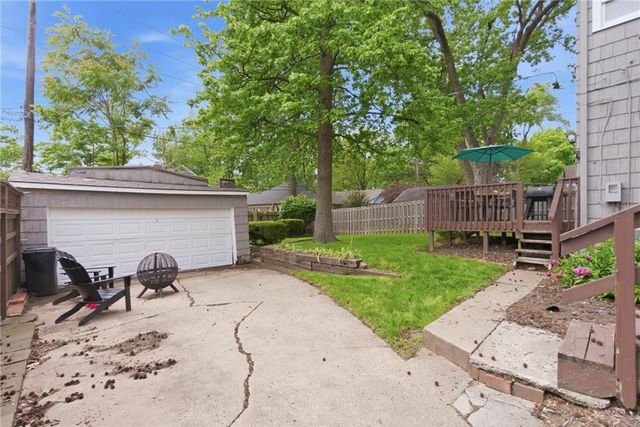 301 E 68 Terrace, Kansas City, MO 64113