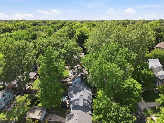 301 E 68 Terrace, Kansas City, MO 64113