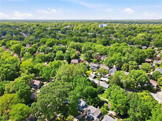 301 E 68 Terrace, Kansas City, MO 64113