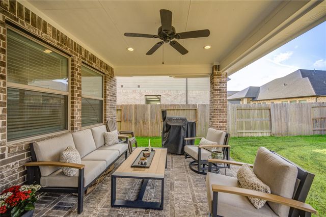 17758 Tree Of Heaven, Conroe, TX 77385