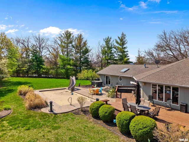 1806 S 14TH Street, Pekin, IL 61554