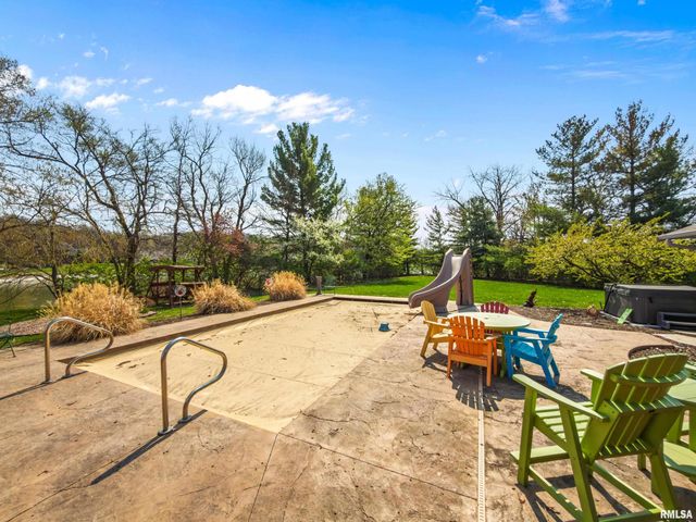 1806 S 14TH Street, Pekin, IL 61554