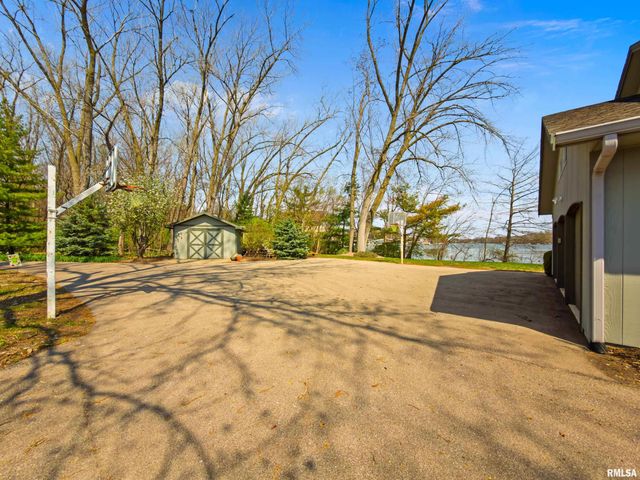 1806 S 14TH Street, Pekin, IL 61554