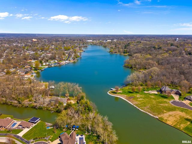1806 S 14TH Street, Pekin, IL 61554
