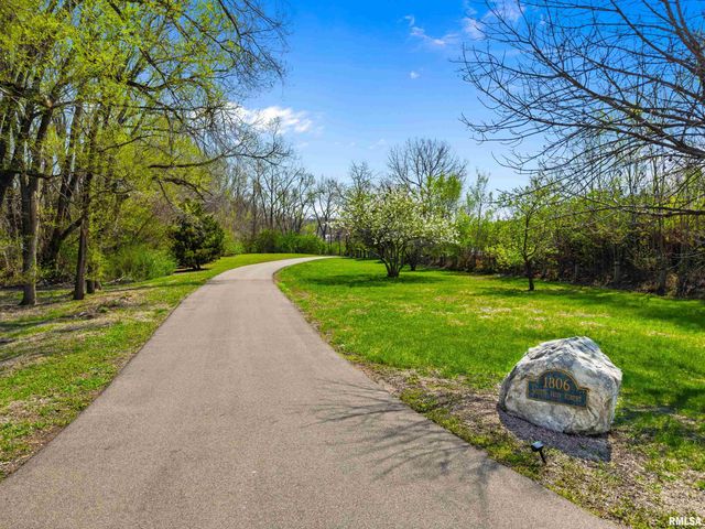 1806 S 14TH Street, Pekin, IL 61554