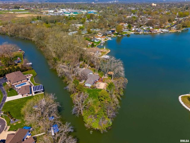 1806 S 14TH Street, Pekin, IL 61554