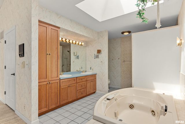 1806 S 14TH Street, Pekin, IL 61554