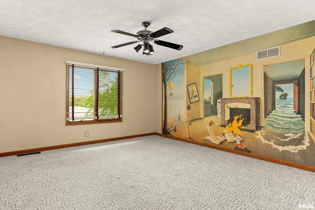 1806 S 14TH Street, Pekin, IL 61554
