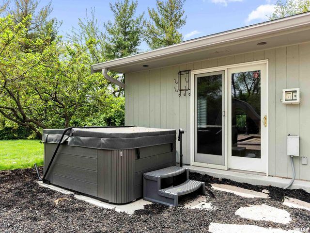 1806 S 14TH Street, Pekin, IL 61554