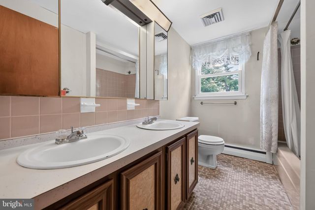 312 COVERED BRIDGE RD, King Of Prussia, PA 19406