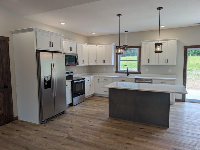 217 Poplar Street, Loogootee, IN 47553