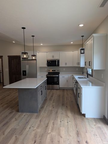 217 Poplar Street, Loogootee, IN 47553