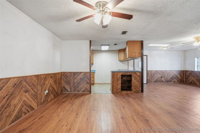 10611 E 112th Place N, Owasso, OK 74055