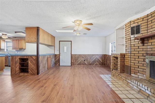 10611 E 112th Place N, Owasso, OK 74055