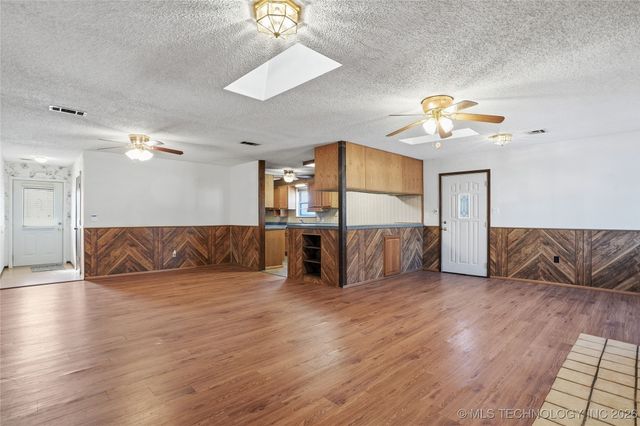 10611 E 112th Place N, Owasso, OK 74055