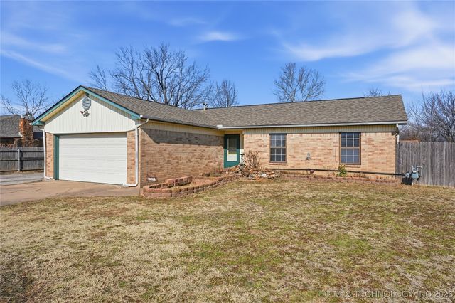 10611 E 112th Place N, Owasso, OK 74055