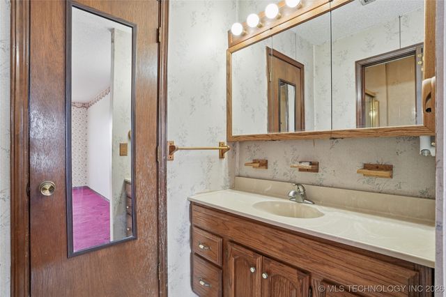 10611 E 112th Place N, Owasso, OK 74055