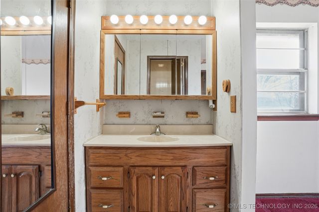 10611 E 112th Place N, Owasso, OK 74055