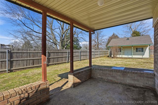 10611 E 112th Place N, Owasso, OK 74055