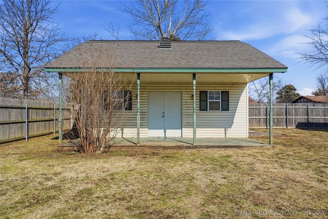 10611 E 112th Place N, Owasso, OK 74055