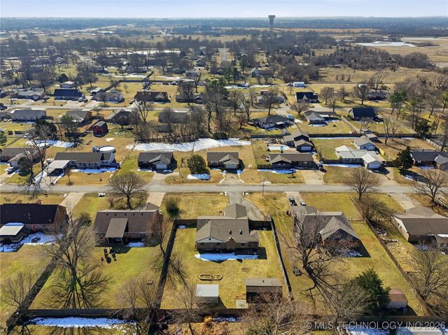 10611 E 112th Place N, Owasso, OK 74055