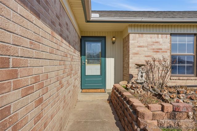 10611 E 112th Place N, Owasso, OK 74055