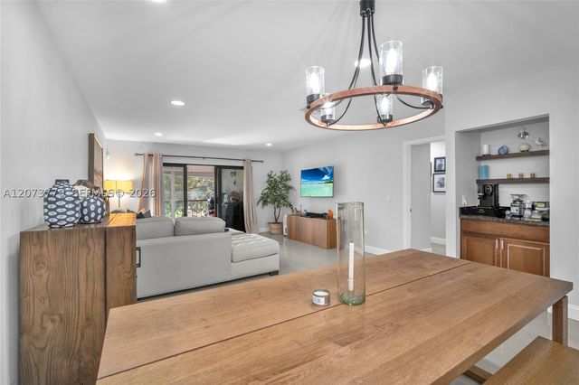 7956 Eastlake Dr F, Boca Raton, FL 33433
