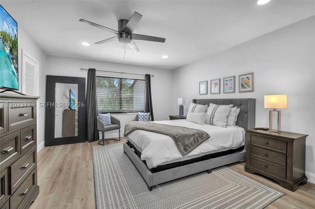 7956 Eastlake Dr F, Boca Raton, FL 33433