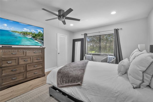 7956 Eastlake Dr F, Boca Raton, FL 33433