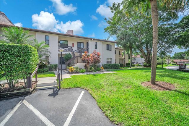 7956 Eastlake Dr F, Boca Raton, FL 33433