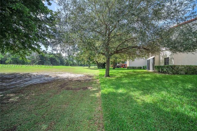 7956 Eastlake Dr F, Boca Raton, FL 33433
